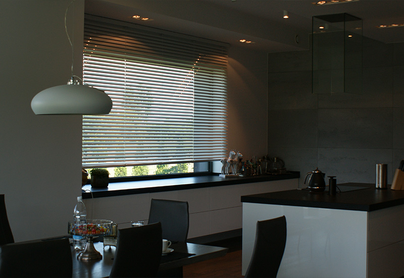 Żaluzja pozioma 50 mm, dom okolice Krakowa